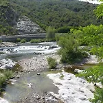 In Ardeche With Pool & Garden Hébergement de vacances *